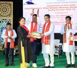20,000 Tribal Women Weavers Benefit from Yarn Distribution Scheme