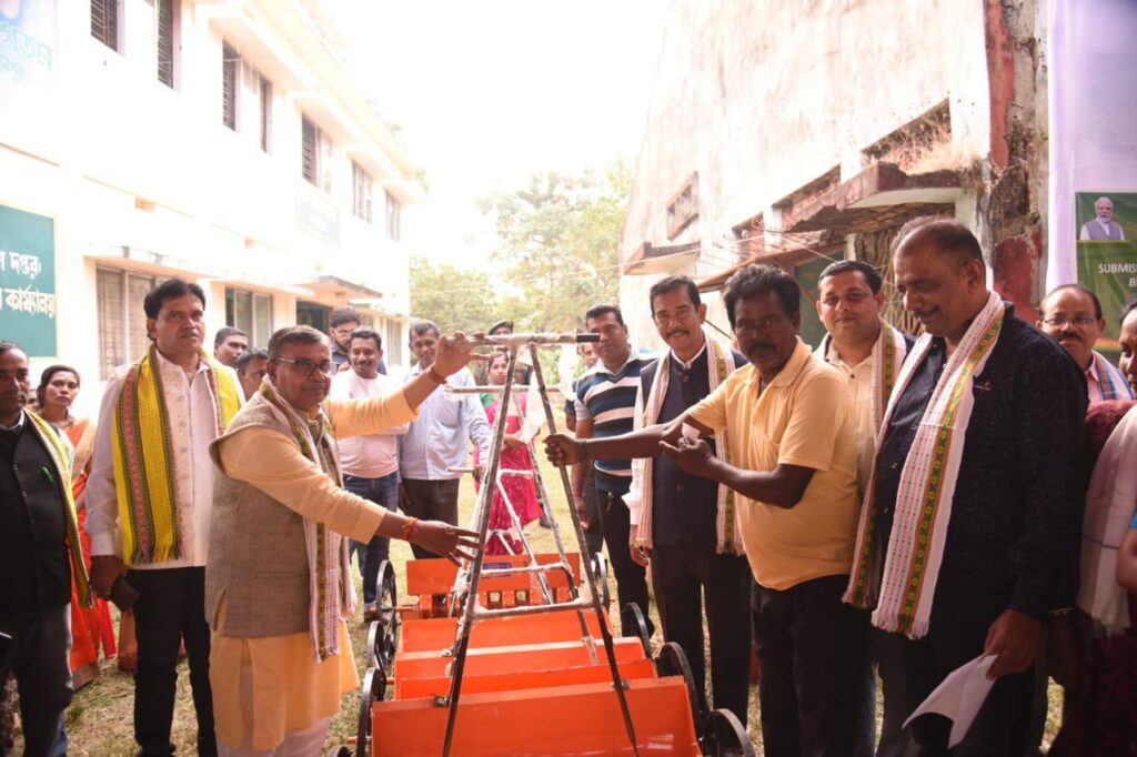 Agriculture Minister Urges Farmers to Embrace Modern Tools for Higher Yield