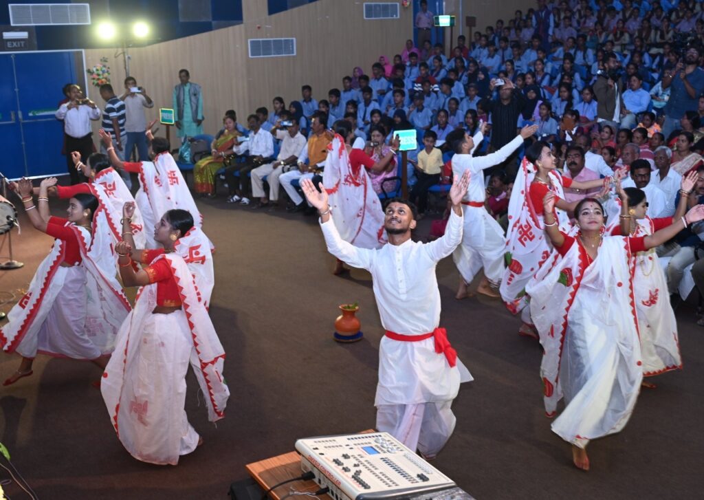 Over 500 Artists Perform at State-Level Dhamail Festival