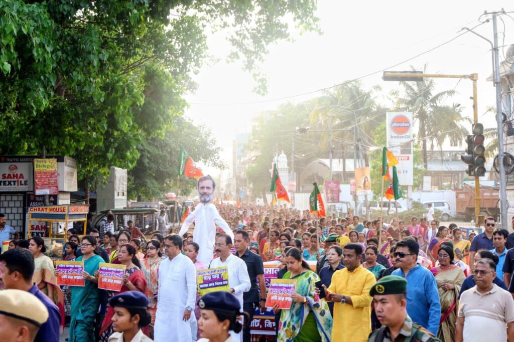 BJP Mahila Morcha leads protest against Congress stand on Bill