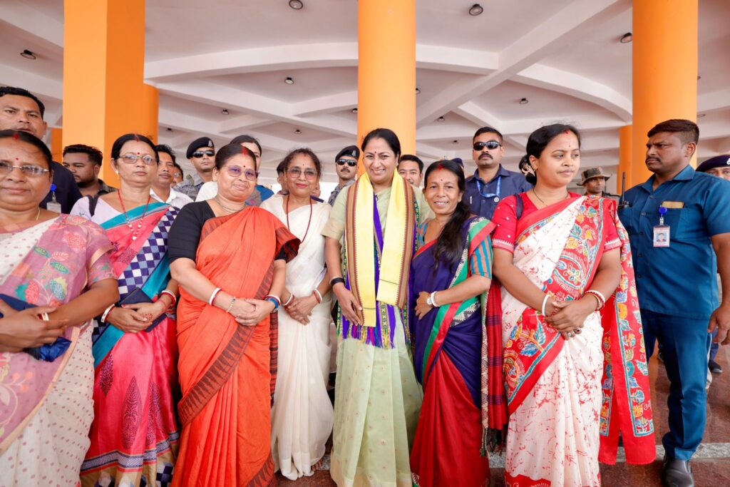 Rekha Gupta Prays for Viksit Tripura Under Modi Vision