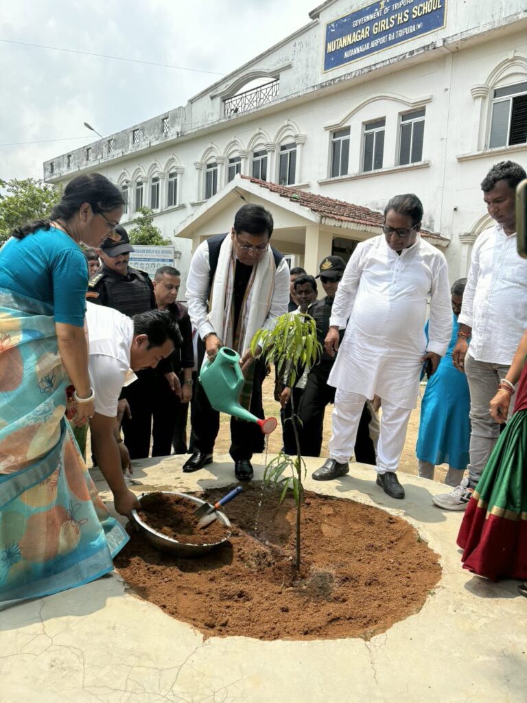Sonowal Joins Ek Ped Maa Ke Naam Drive