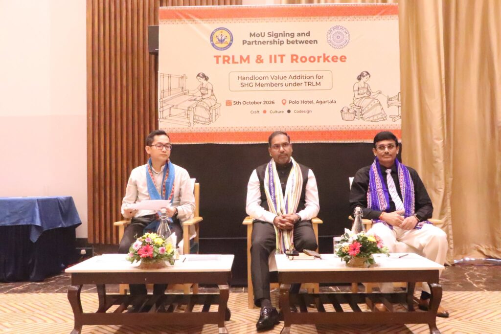 TRLM and IIT Roorkee promote technology, design and entrepreneurship among weavers.
