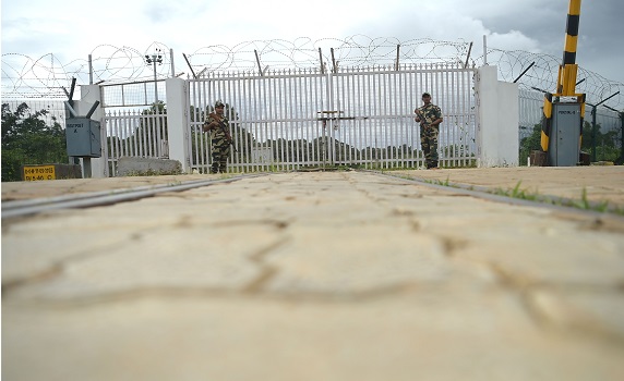 BSF patrols India-Bangladesh border amid anti-quota protests in Bangladesh. PIC-Abhisek