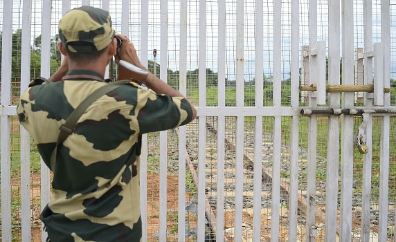 BSF patrols India-Bangladesh border amid anti-quota protests in Bangladesh. PIC-Abhisek
