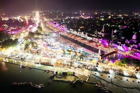 ayodhya sets guinness world record with 25 lakh diyas lit and 1121 vedacharyas performing aarti together