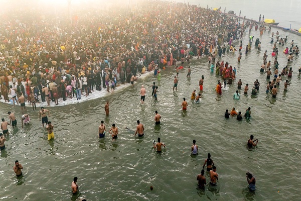 mahakumbh becomes global  21 members from 10 countries will take dip at sangam