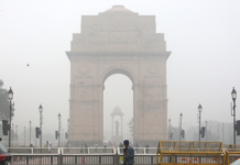 Delhi Chokes again as AQI Nears Severe amid Winter Smog Delhi Chokes again as AQI Nears Severe amid Winter Smog