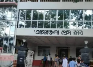 Assam cyclists reach Tripura demanding strong Social Security for Journalists Assam cyclists reach Tripura demanding strong Social Security for Journalists