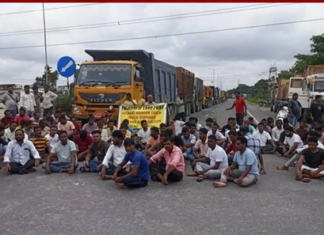 Truck Drivers Block NH again, Protest slow checks at Churaibari Truck Drivers Block NH again, Protest slow checks at Churaibari