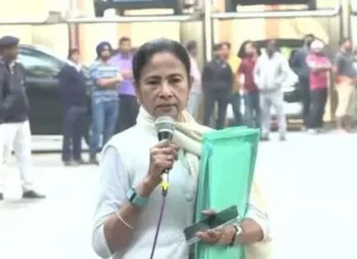 Supreme Court stays FIRs, seeks Mamata’s reply in I-PAC case Supreme Court stays FIRs, seeks Mamata’s reply in I-PAC case