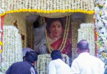 Asha Bhosle funeral draws Aamir Khan, Vicky Kaushal tribute Asha Bhosle funeral draws Aamir Khan, Vicky Kaushal tribute