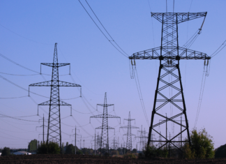 Minor critically injured by high-voltage wire Minor critically injured by high-voltage wire