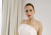 Jennifer Lawrence detained five hours over UK visa irregularity Jennifer Lawrence detained five hours over UK visa irregularity