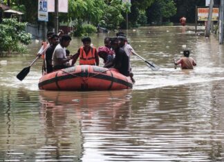 Howrah River crosses danger level, inundating Baldakhal and Khayerpur areas Howrah River crosses danger level, inundating Baldakhal and Khayerpur areas