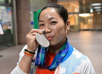 Mirabai Chanu ends India’s 28-year weightlifting medal wait Mirabai Chanu ends India’s 28-year weightlifting medal wait
