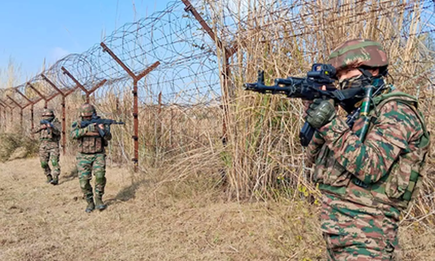 Army detains 17-year-old PoJK girl after LoC crossing in Rajouri Army detains 17-year-old PoJK girl after LoC crossing in Rajouri